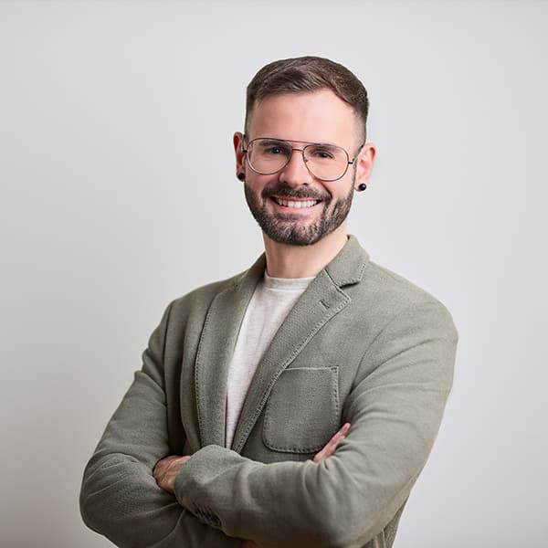 Why Do you need a Headshot Retouching?