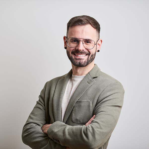 Why Do you need a Headshot Retouching?